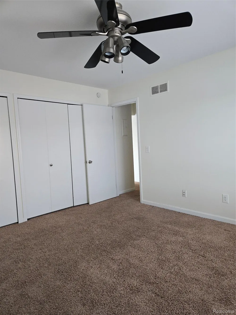 1160 Catalpa Drive Berkley City, MI 48072