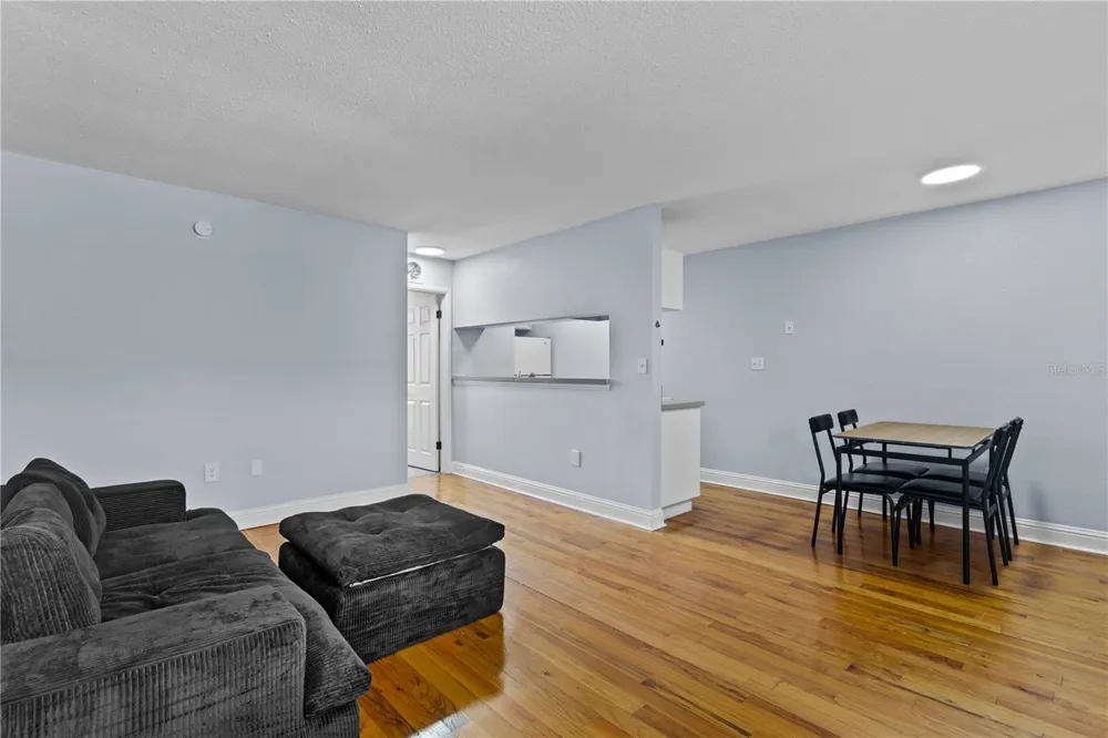 1301 S HOWARD AVENUE #B18 Tampa, FL 33606