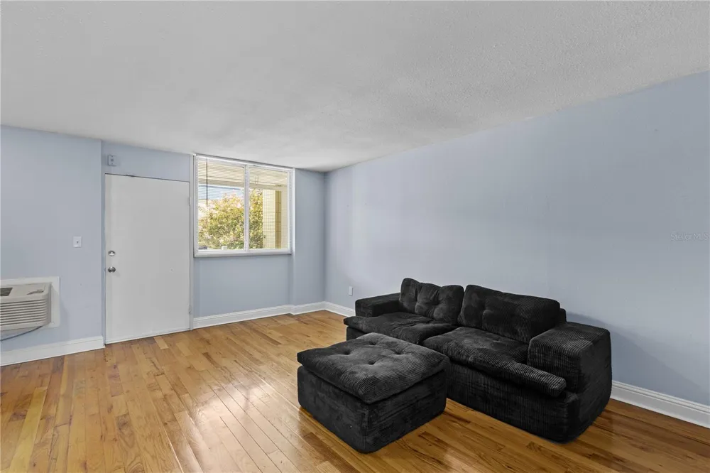 1301 S HOWARD AVENUE #B18 Tampa, FL 33606