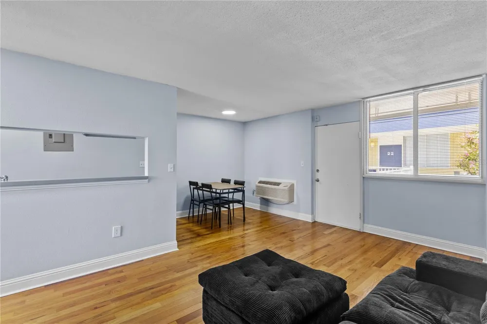 1301 S HOWARD AVENUE #B18 Tampa, FL 33606