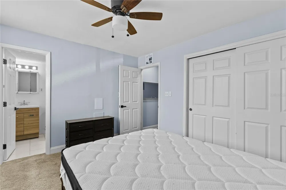 1301 S HOWARD AVENUE #B18 Tampa, FL 33606