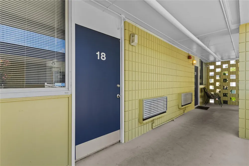 1301 S HOWARD AVENUE #B18 Tampa, FL 33606
