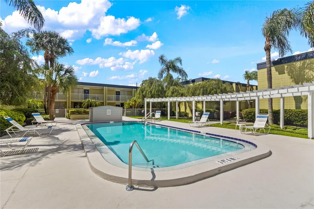 1301 S HOWARD AVENUE #B18 Tampa, FL 33606