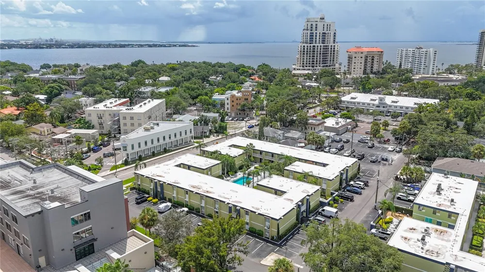 1301 S HOWARD AVENUE #B18 Tampa, FL 33606