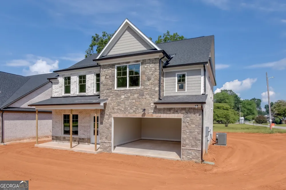 9 Stonehedge DR Buford, GA 30548