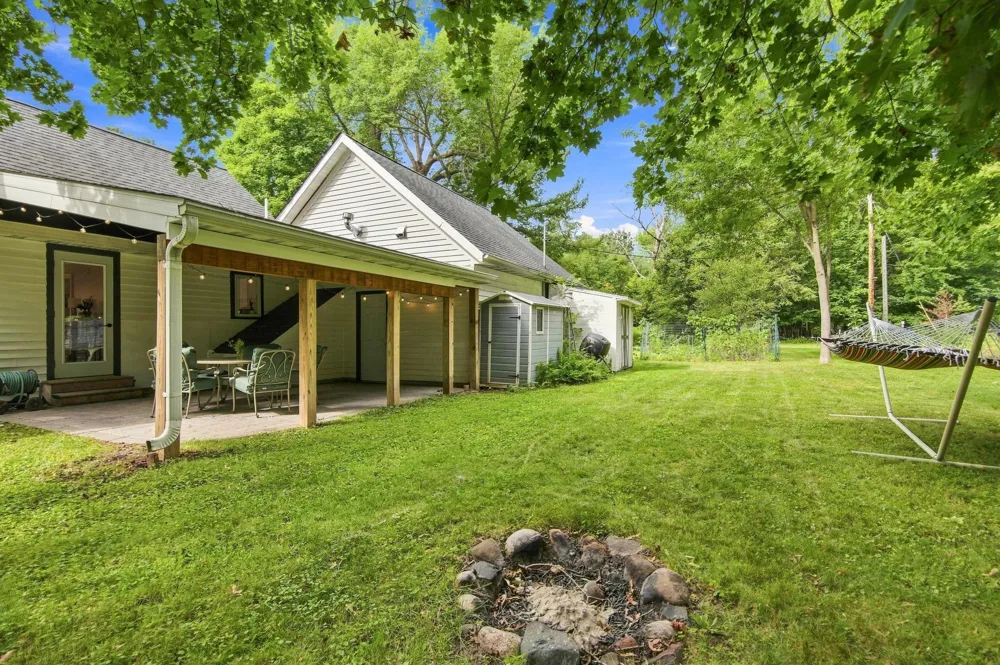 406 Maple Street Taylors Falls, MN 55084