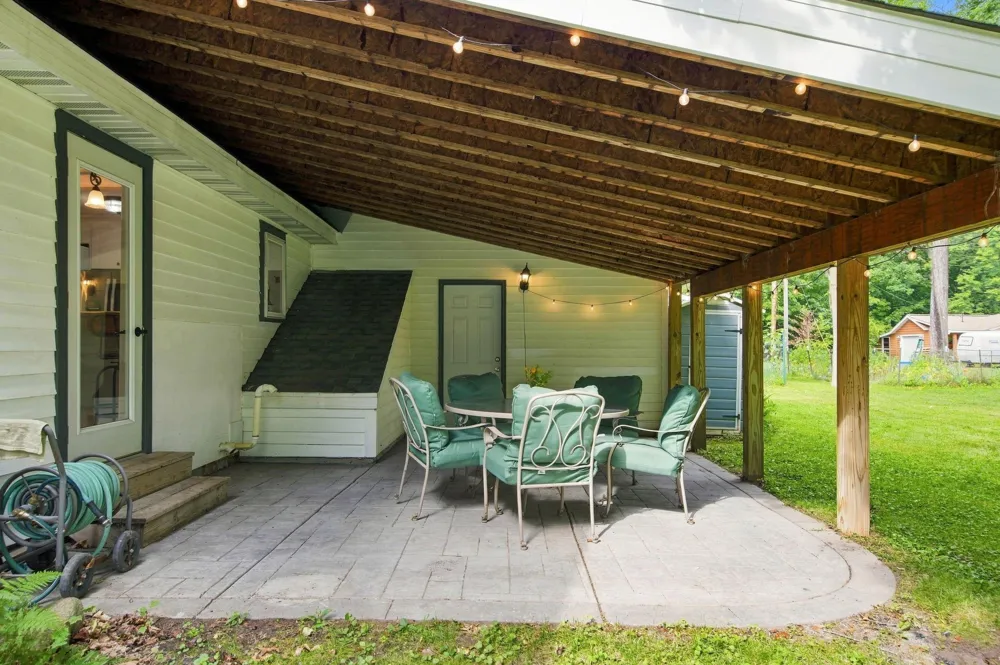 406 Maple Street Taylors Falls, MN 55084