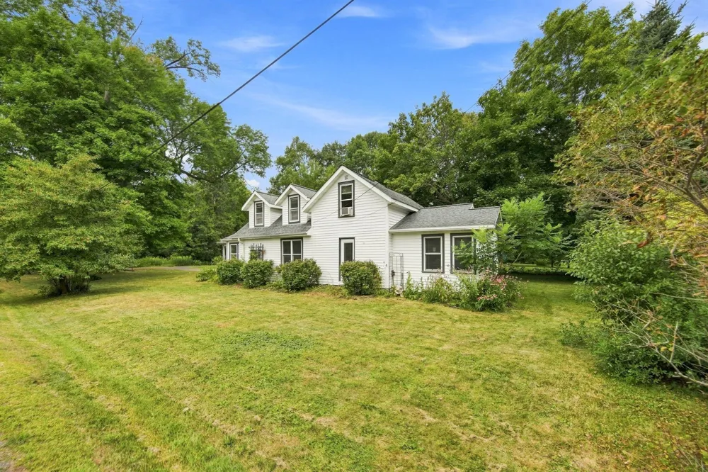 406 Maple Street Taylors Falls, MN 55084