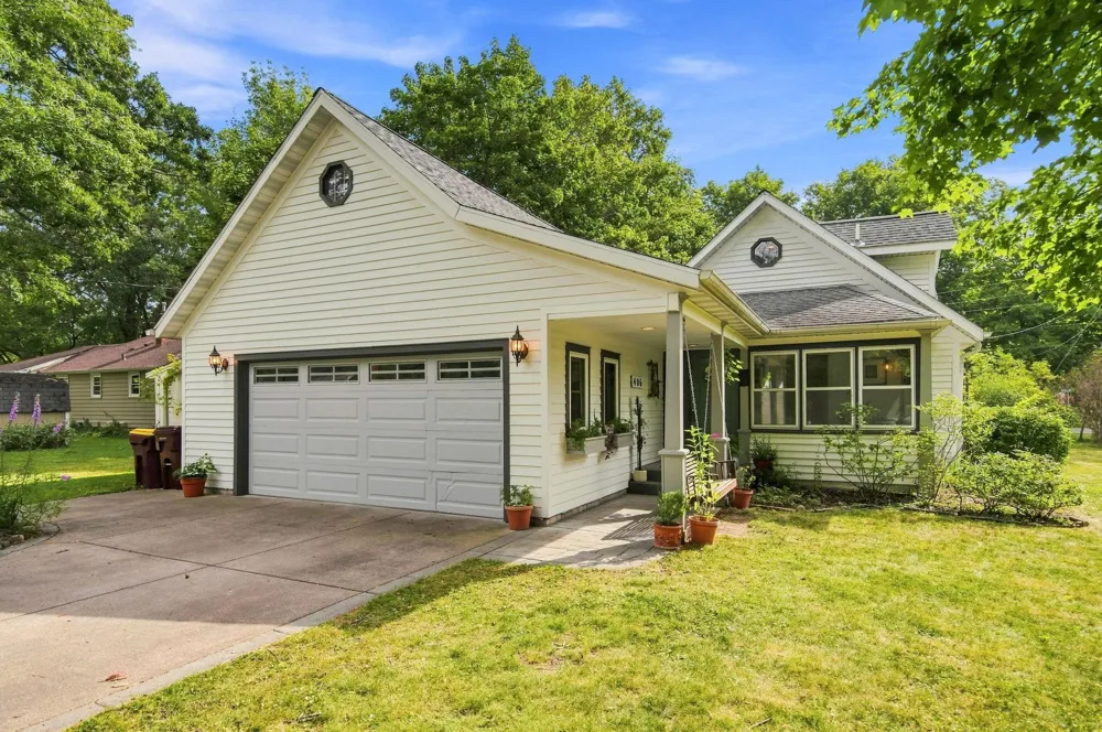 406 Maple Street Taylors Falls, MN 55084
