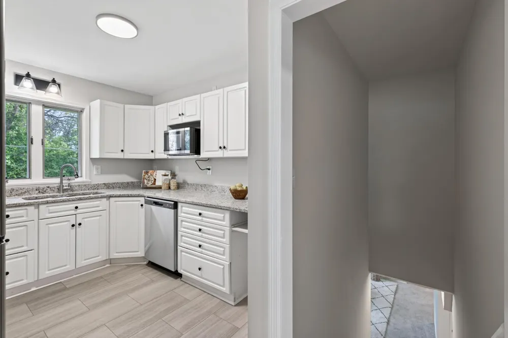 1325 Flag Avenue S Saint Louis Park, MN 55426