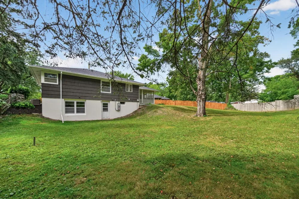 1325 Flag Avenue S Saint Louis Park, MN 55426