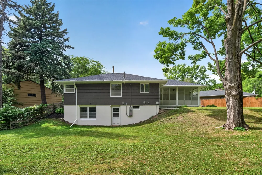 1325 Flag Avenue S Saint Louis Park, MN 55426