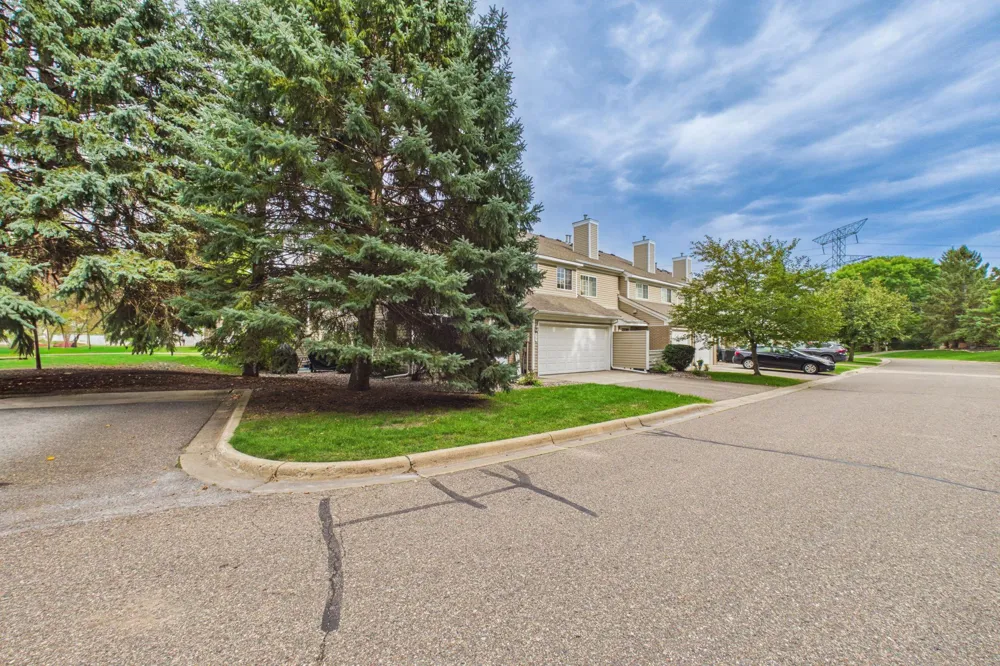 5965 Wedgewood Lane #55 Plymouth, MN 55446
