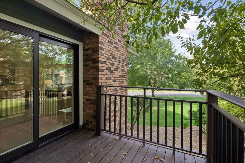 1728 Trail Road Mendota Heights, MN 55118