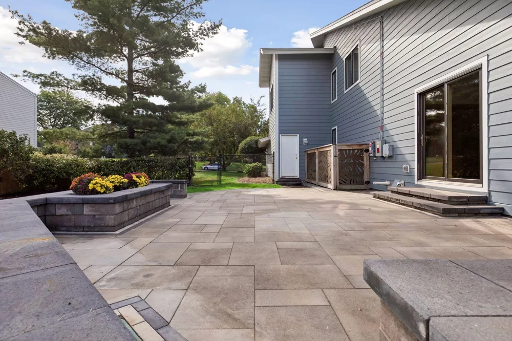 1728 Trail Road Mendota Heights, MN 55118