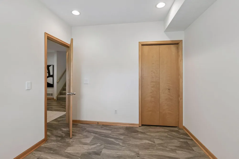 1728 Trail Road Mendota Heights, MN 55118