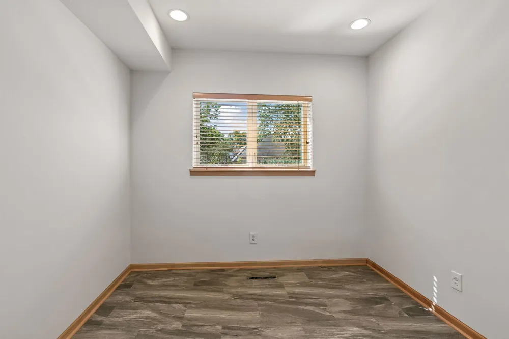 1728 Trail Road Mendota Heights, MN 55118
