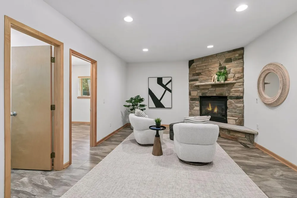 1728 Trail Road Mendota Heights, MN 55118