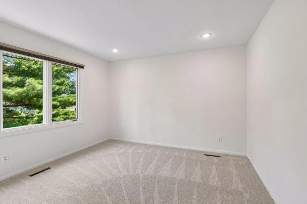 1728 Trail Road Mendota Heights, MN 55118