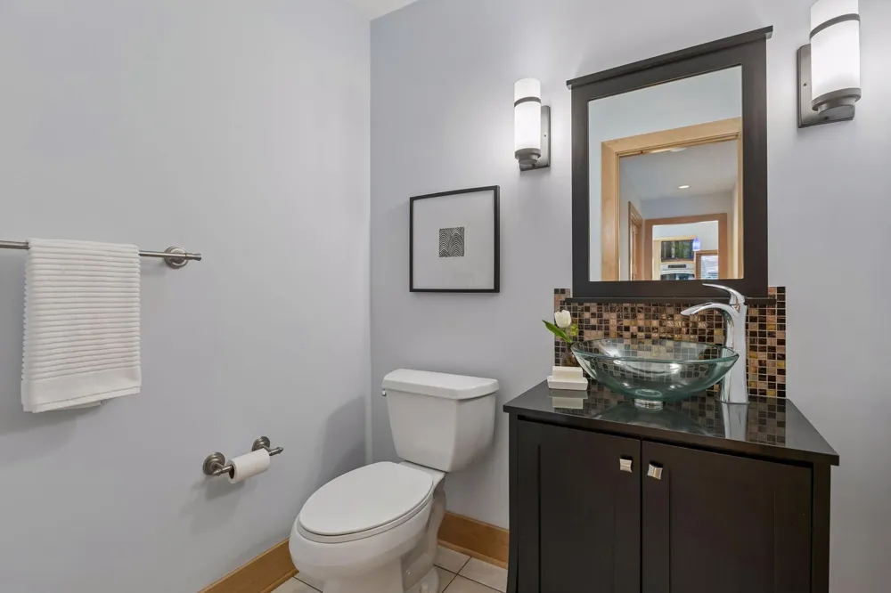 1728 Trail Road Mendota Heights, MN 55118