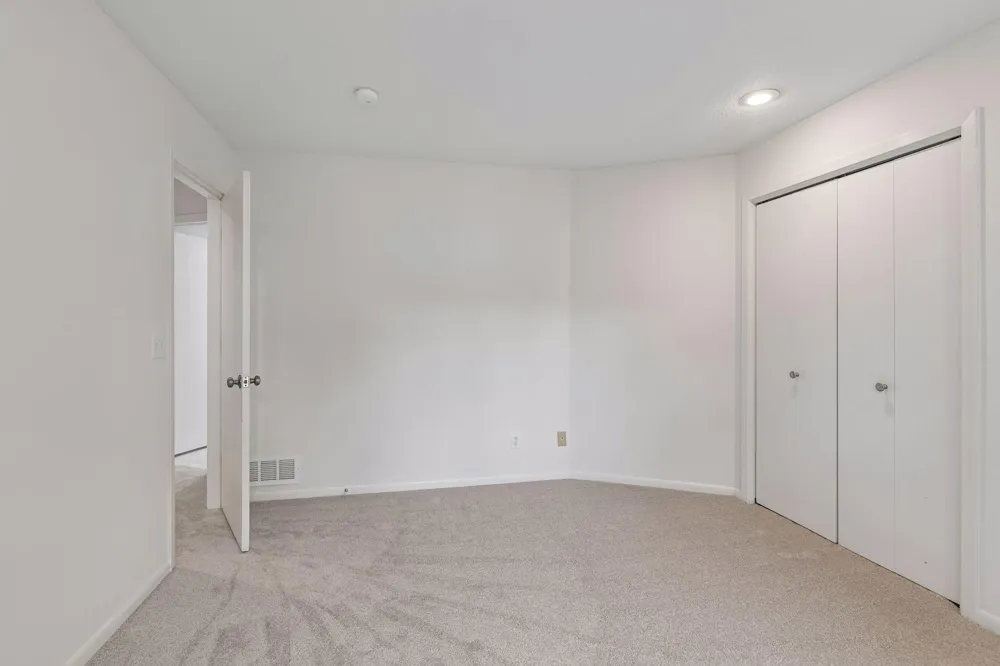 1728 Trail Road Mendota Heights, MN 55118