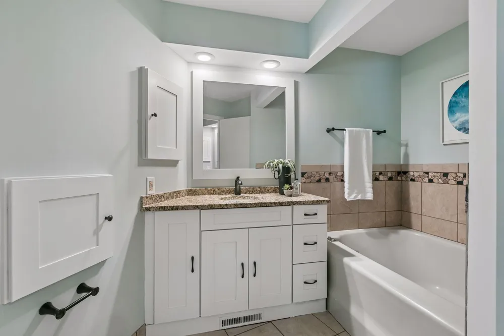 1728 Trail Road Mendota Heights, MN 55118