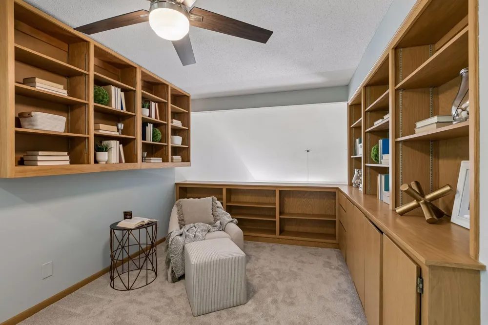 1728 Trail Road Mendota Heights, MN 55118