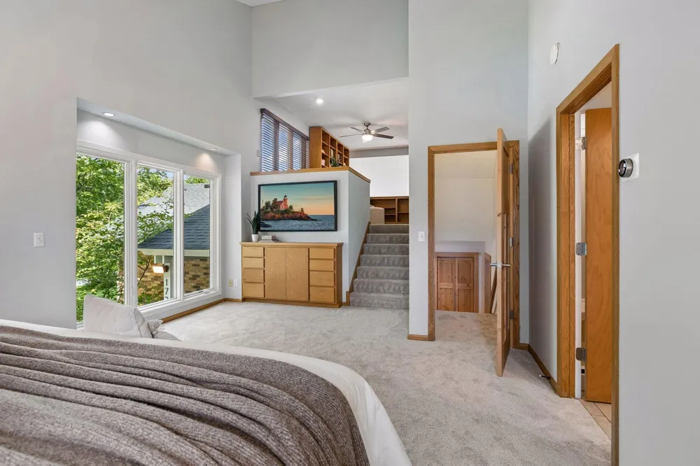 1728 Trail Road Mendota Heights, MN 55118
