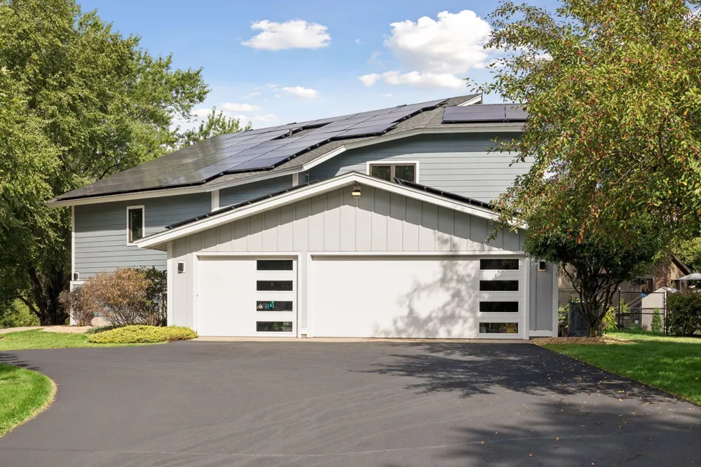 1728 Trail Road Mendota Heights, MN 55118