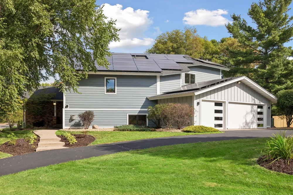 1728 Trail Road Mendota Heights, MN 55118