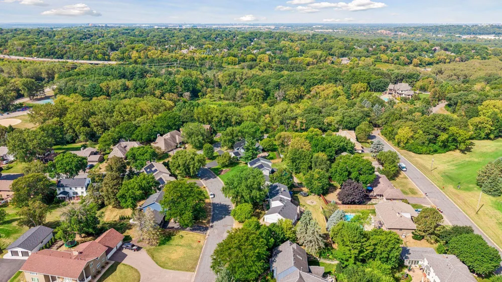 1728 Trail Road Mendota Heights, MN 55118