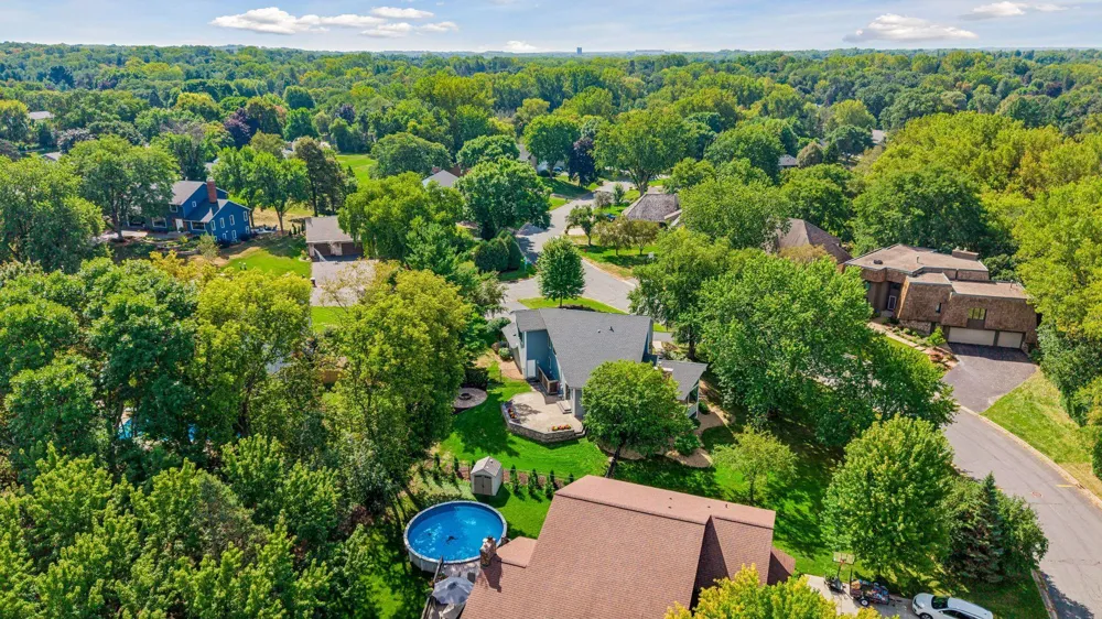 1728 Trail Road Mendota Heights, MN 55118