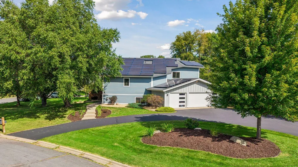 1728 Trail Road Mendota Heights, MN 55118