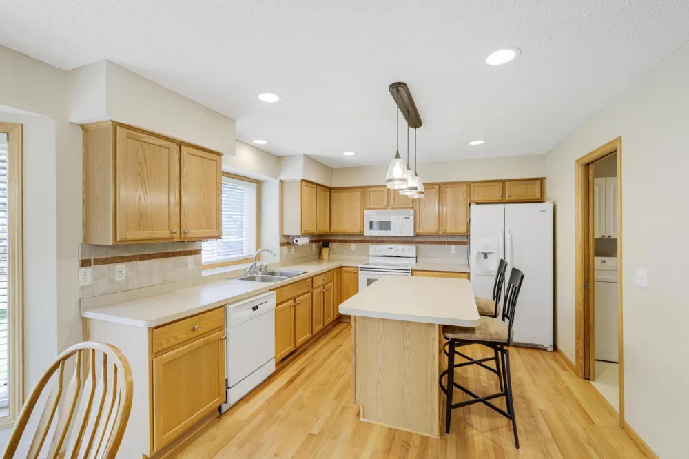 19951 Excelsior Lane Farmington, MN 55024