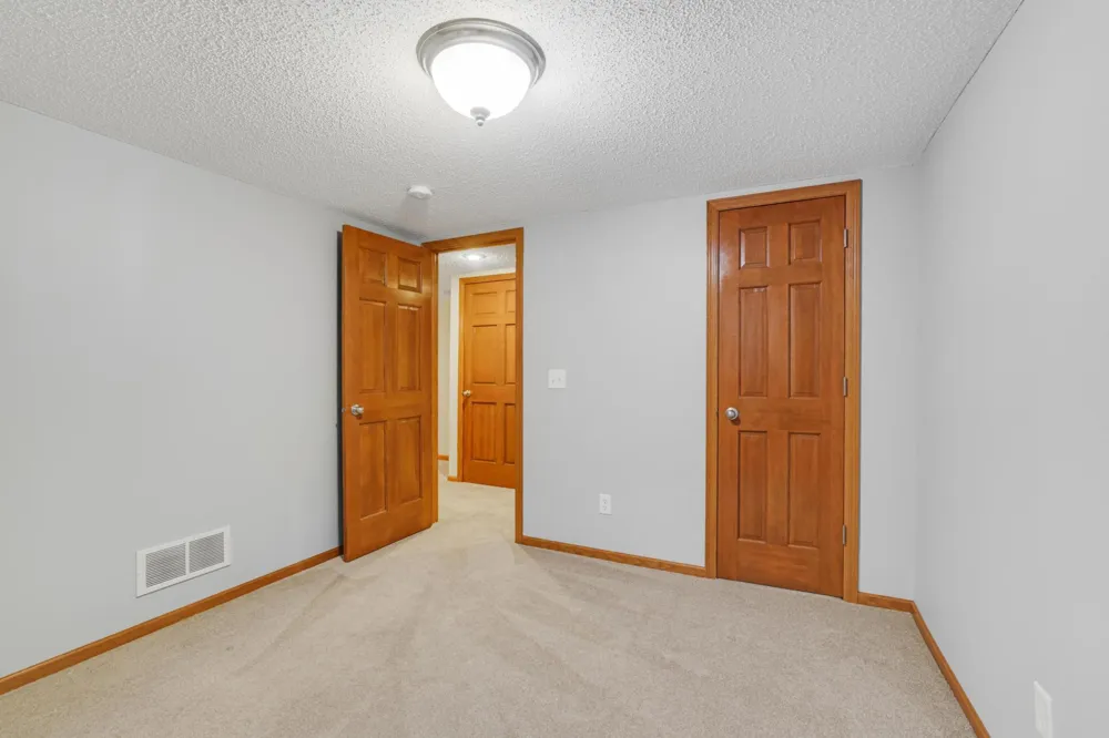 19951 Excelsior Lane Farmington, MN 55024