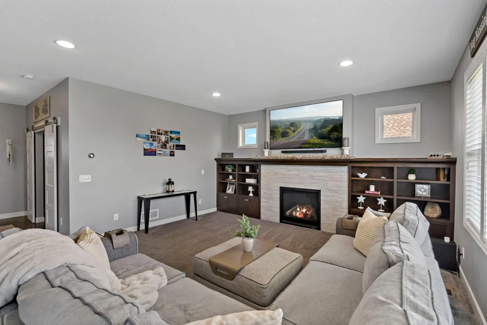 18838 Iden Avenue Lakeville, MN 55044