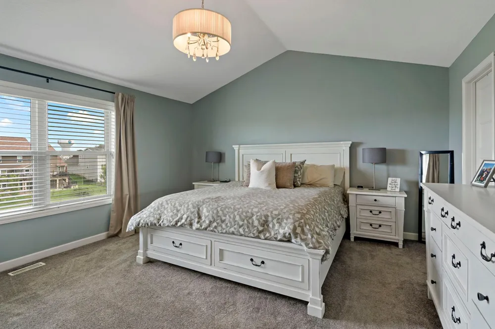 18838 Iden Avenue Lakeville, MN 55044