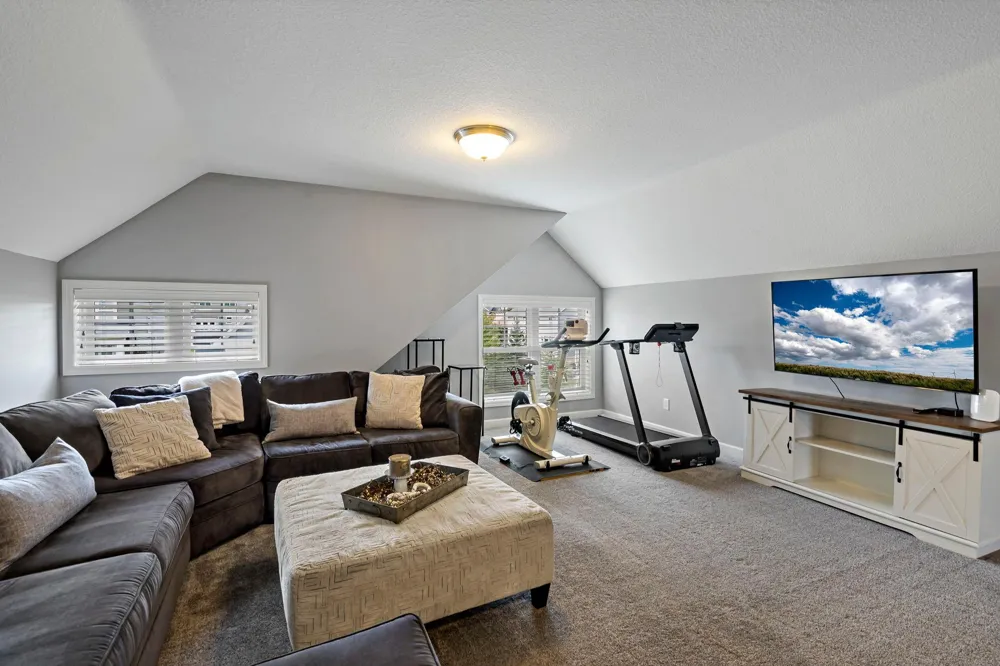 18838 Iden Avenue Lakeville, MN 55044
