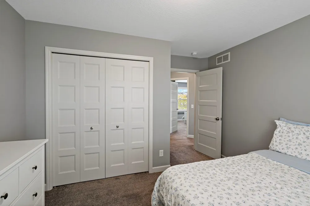 18838 Iden Avenue Lakeville, MN 55044