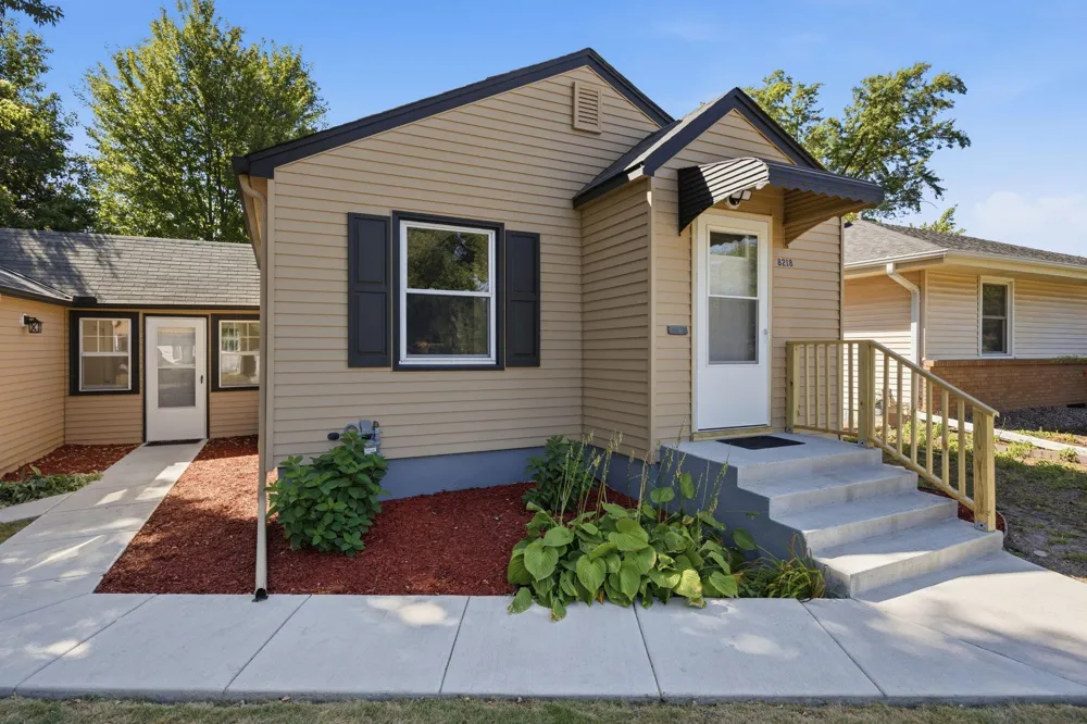 8218 Nicollet Avenue S Bloomington, MN 55420