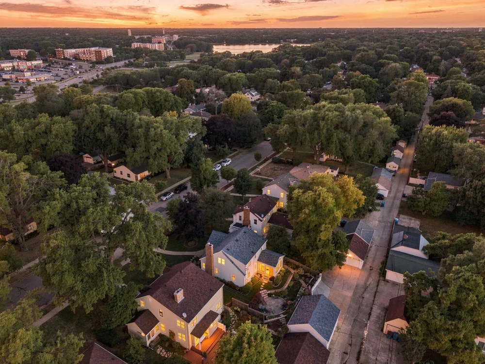 3410 Zenith Avenue Robbinsdale, MN 55422