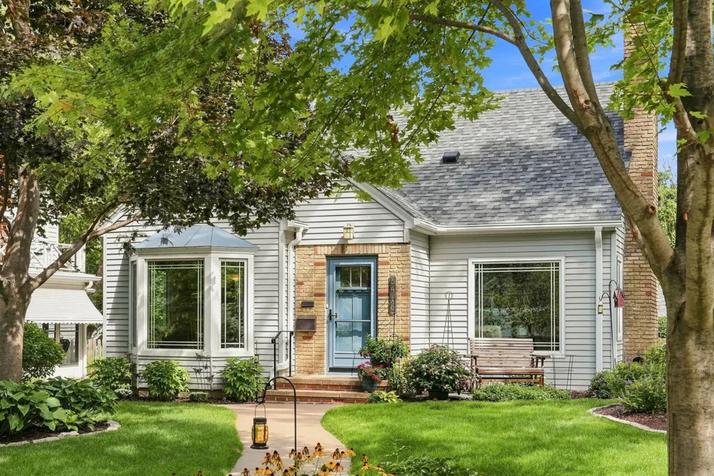 3410 Zenith Avenue Robbinsdale, MN 55422