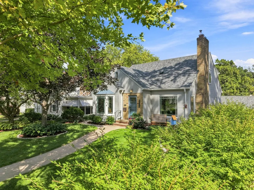 3410 Zenith Avenue Robbinsdale, MN 55422