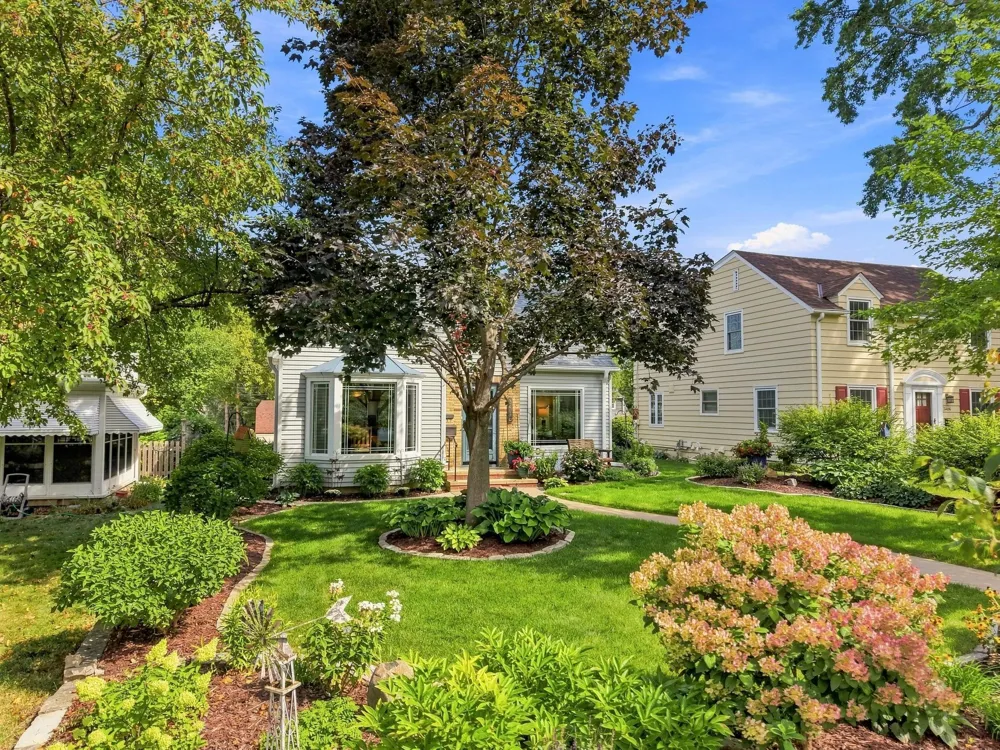 3410 Zenith Avenue Robbinsdale, MN 55422