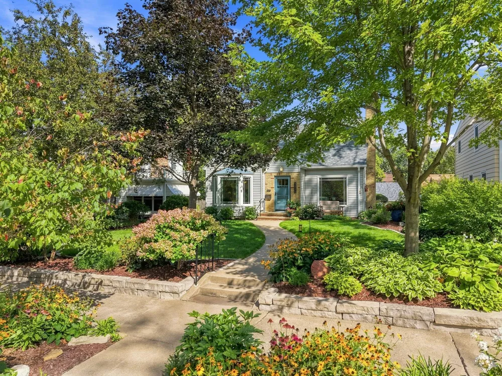 3410 Zenith Avenue Robbinsdale, MN 55422