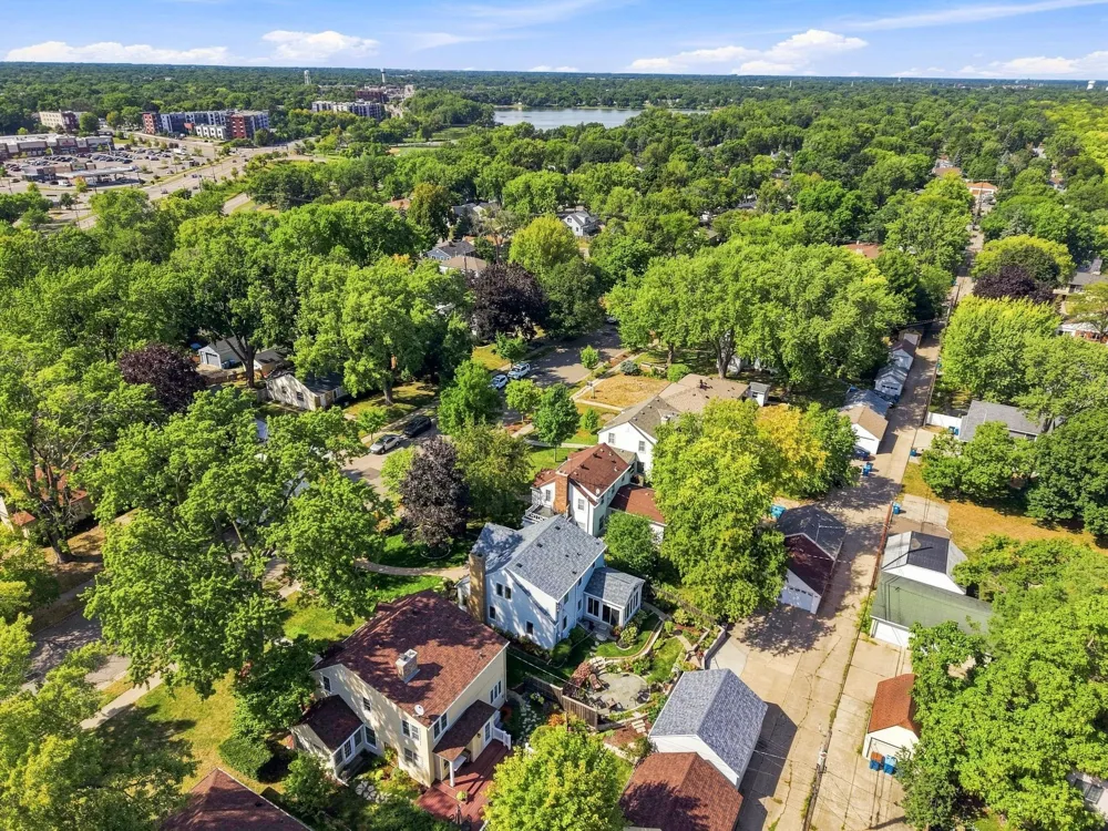 3410 Zenith Avenue Robbinsdale, MN 55422