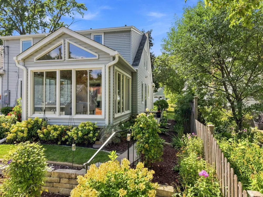 3410 Zenith Avenue Robbinsdale, MN 55422