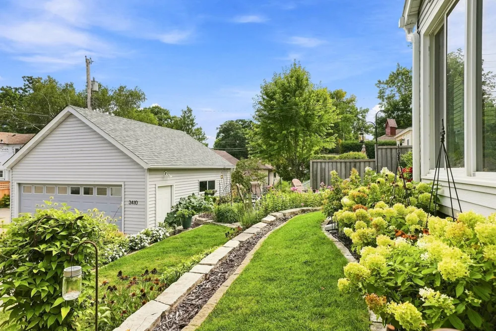 3410 Zenith Avenue Robbinsdale, MN 55422