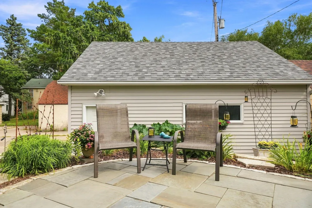 3410 Zenith Avenue Robbinsdale, MN 55422
