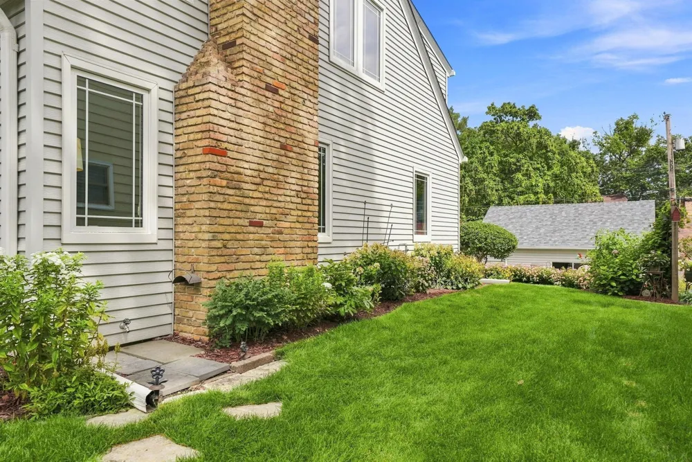 3410 Zenith Avenue Robbinsdale, MN 55422